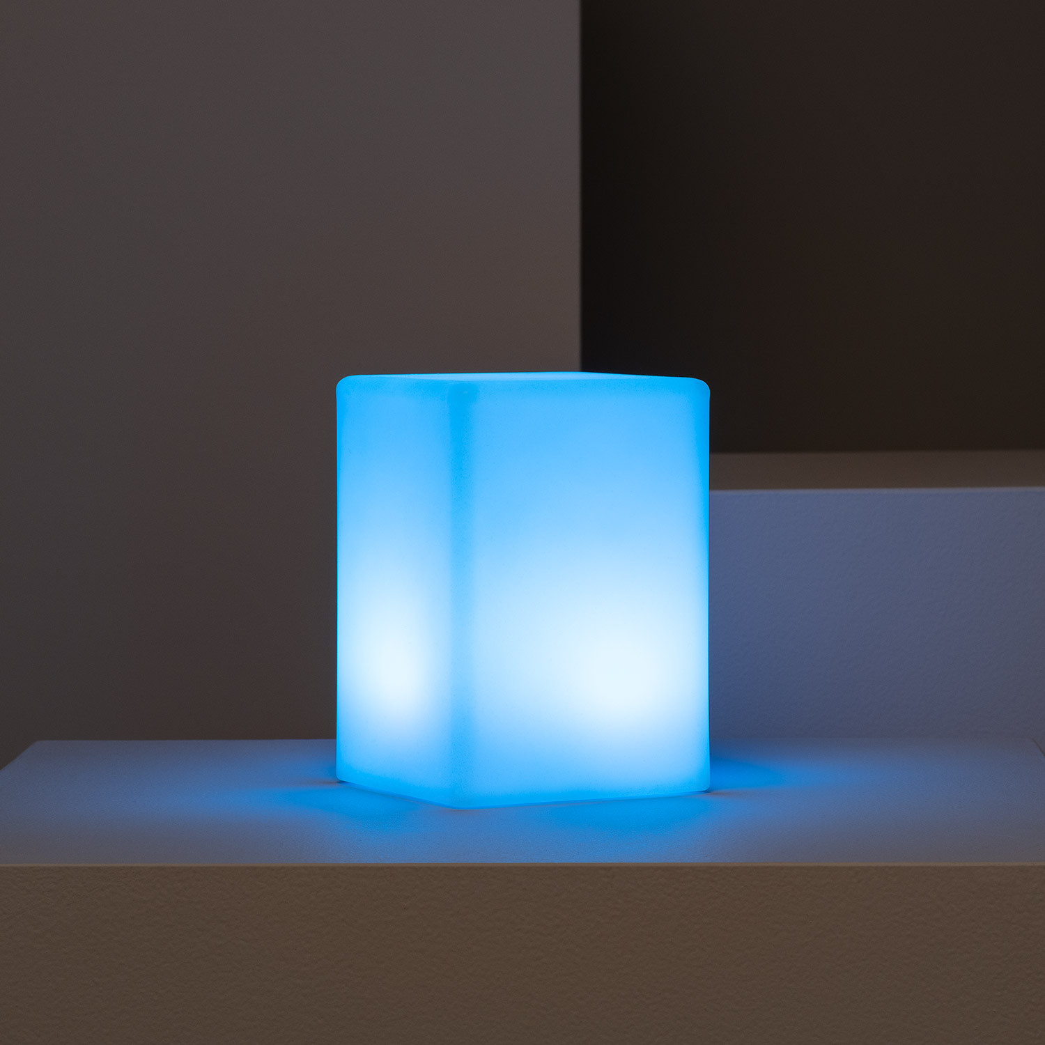 Aflojar enaguas Empotrar Lámpara de Mesa Exterior LED 2.5W RGB Portátil con Batería Recargable Kozan  - efectoLED