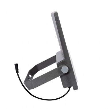 Producto de Foco Proyector LED Solar 10W 100lm/W IP65 con Control Remoto